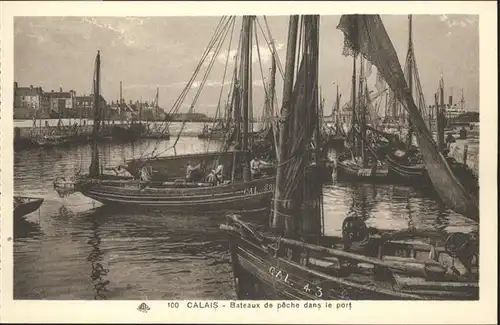 Calais Bateaux de peche dans le Port Schiff *