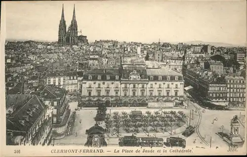 Clermont-Ferrand Place Jaude Cathedrale Strassenbahn *