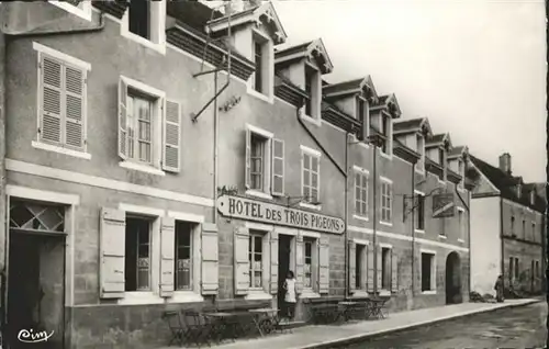 Toulon-sur-Arroux Hotel des Trois Pigeons *