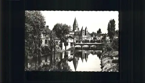 Paray-le-Monial Basilique Bourbince