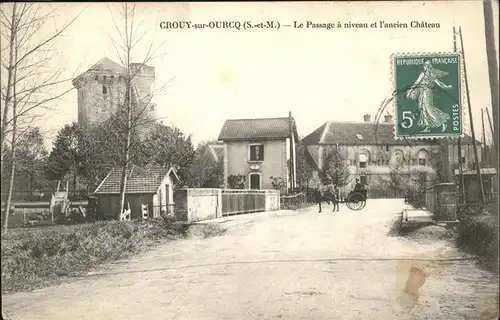 Crouy-sur-Ourcq Passage ancien Chateau / Crouy-sur-Ourcq /Arrond. de Meaux