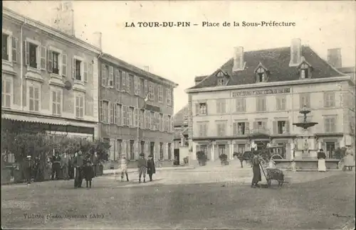 La Tour-du-Pin Place de la Sous-Prefecture x