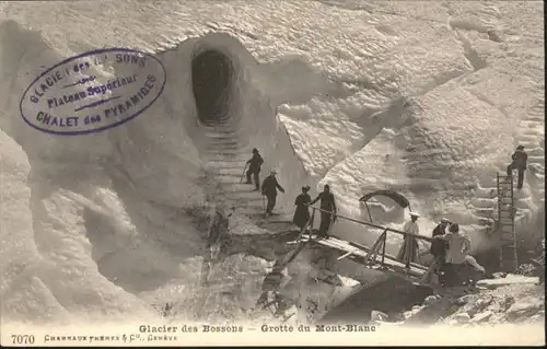 Chamonix-Mont-Blanc Grotte Mont-Blanc Glacier des Bossons *