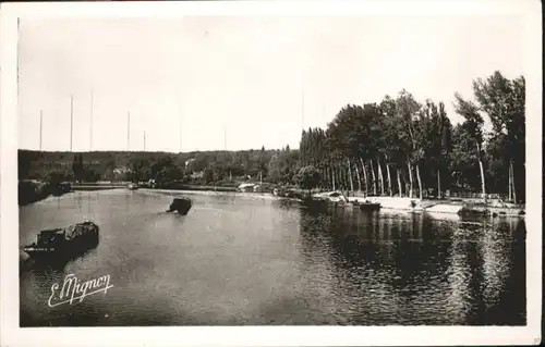 Seine-Port Les Bords de la Seine *