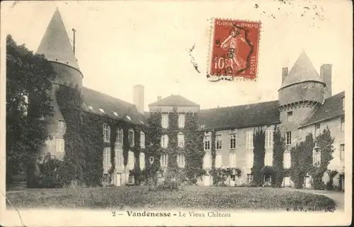 Vandenesse le Vieux Chateau x