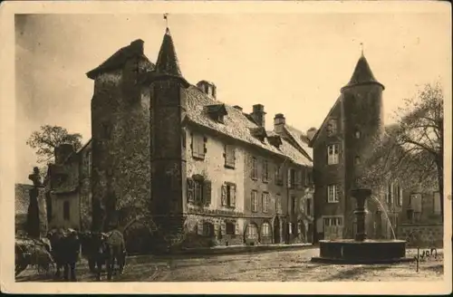 Salers Vieilles Maisons sur la Grande Place *