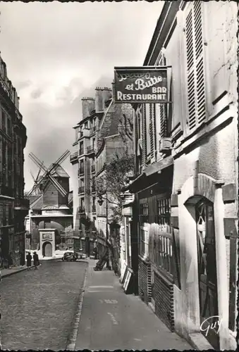 Paris le Moulin de la Galette  *