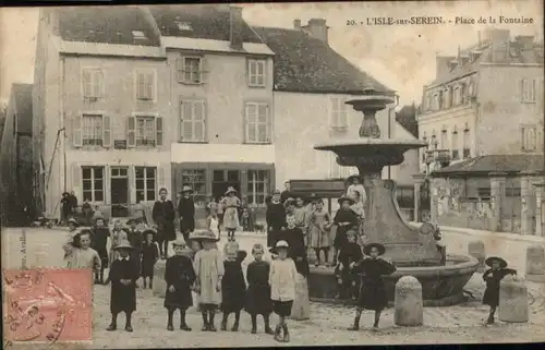 L Isle-sur-Serein L'Isle-sur-Serein Place Fontaine Brunnen x