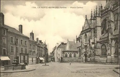 La Ferte-Bernard Place Carnot Brunnen *