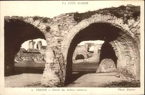 Frejus Entree des Arenes romaines *