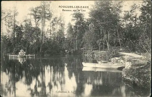 Pougues-les-Eaux Bateau sur le Lac x