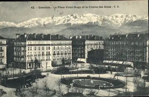 Grenoble Place Victor-Hugo Chaine Alpes x