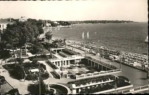 Juan-les-Pins les jardins publics plage  x