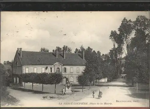 La Ferte-Loupiere Place de la Mairie x