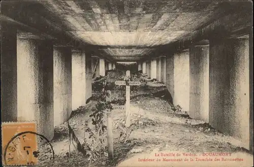 Douaumont Verdun Bataille Monument Trnachee Baionnettes x