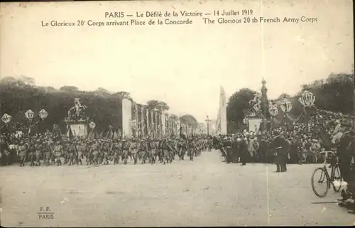 Paris Place de la Concorde Glorieux 20 Corps Defile Victoire Soldaten *