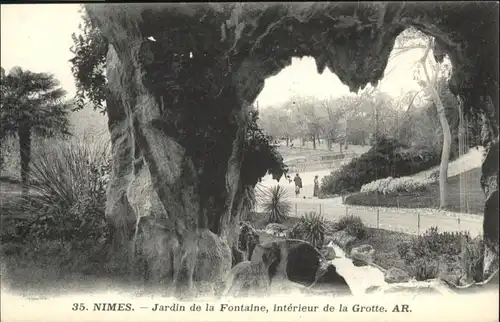 Nimes Jardin Fontaine Grotte *