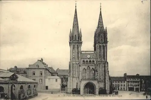 Saint-Pol-de-Leon Place Basilique *