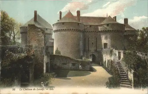 Lassay-les-Chateaux  *