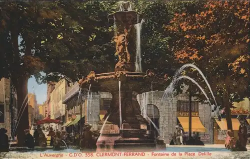Clermont-Ferrand Fontaine de la Place Delille *