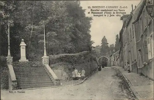 Montfort-l Amaury Montfort-l'Amaury Escalier condulsant aux Tours Monument d'Anne de Bretagne x