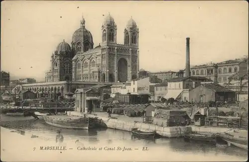 ww82749 Marseille Marseille Canal St Jean Cathedrale * Kategorie. Marseille Alte Ansichtskarten