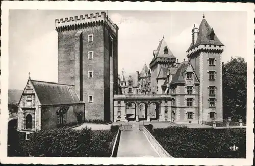 Pau Chateau Donjon facade Est x