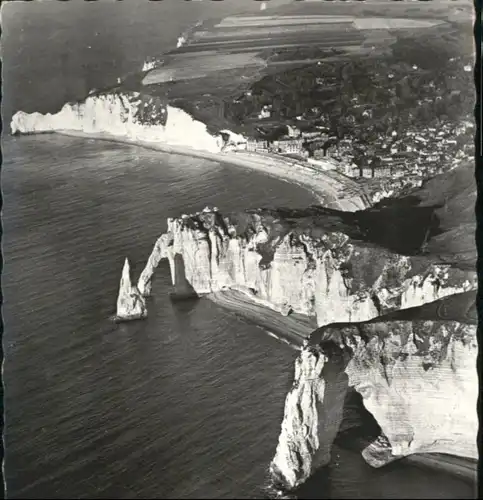 Etretat Fliegeraufnahme les trois Portes x