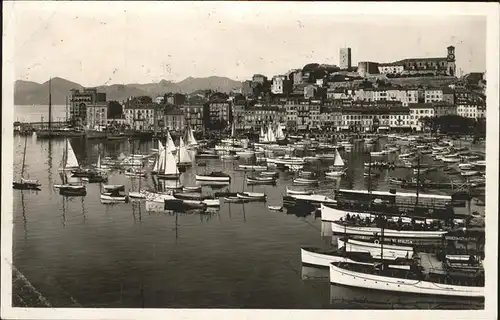 Cannes Alpes Maritimes Le Port et le Suquet bateau Kat. Cannes