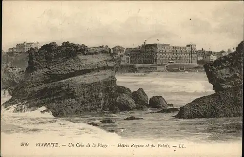 Biarritz Pyrenees Atlantiques Un Coin de la Plage Hotels Regina et du Palais Kat. Biarritz