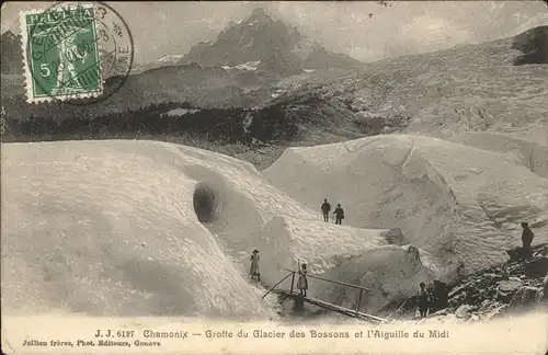 Chamonix Grotte du Glacier des Bossons et l Aiguille du Midi Kat. Chamonix Mont Blanc