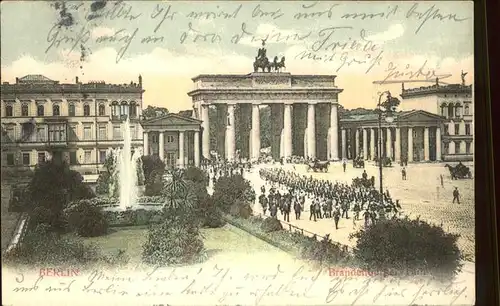 Brandenburgertor Berlin Soldaten Kat. Gebude und Architektur