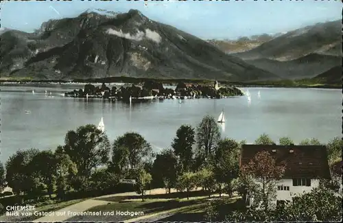 Gstadt Chiemsee Blick auf Fraueninsel Kloster Frauenwoerth Hochgern Chiemgauer Alpen Kat. Gstadt a.Chiemsee