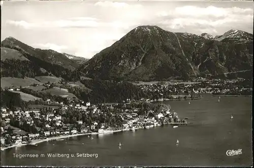 Tegernsee mit Wallberg und Setzberg Chiemgauer Alpen Fliegeraufnahme Kat. Tegernsee