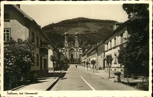 Todtnau Schwarzwald Strasse mit Kirche Kat. Todtnau