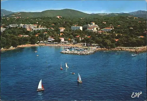 Boulouris La plage le port Kat. Frejus