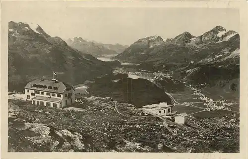 Muottas Muraigl Hotel Muottas Kulm mit Blick auf das Oberengadin Kat. Muottas Muraigl