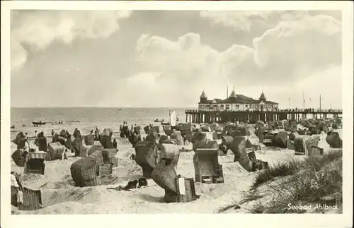 Ahlbeck Ostseebad Insel Usedom Strand mit Seebruecke Kat. Heringsdorf Insel Usedom