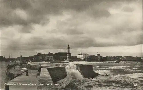 Warnemuende Ostseebad mit Leuchtturm Kat. Rostock