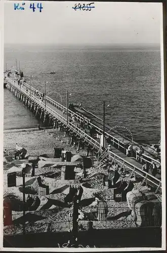 Ahrendsee Strand mit Landungsbruecke Kat. Behnkendorf