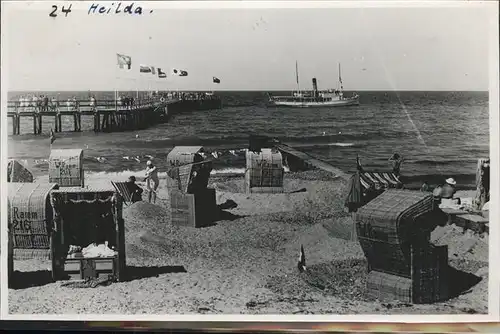 Heiligendamm Ostseebad Strand mit Landungsbruecke u.Faehrschiff Kat. Bad Doberan