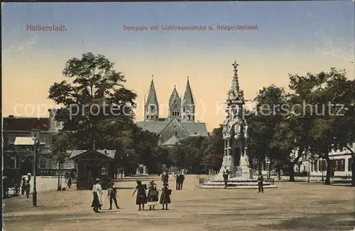 Halberstadt Domplatz mit Liebfrauenkirche u.Kriegerdenkmal Kat. Halberstadt
