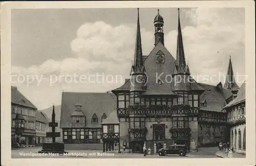 Wernigerode Harz Marktplatz mit Rathaus Fachwerk Auto Kat. Wernigerode