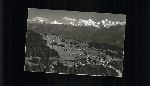 Beatenberg Panorama mit Amisbuehl Waldegg Schreckhorn Finsteraarhorn Eiger Moench Jungfrau Berner Alpen Kat. Beatenberg