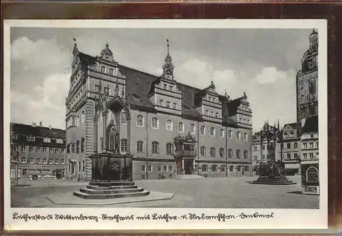 Wittenberg Lutherstadt Rathaus mit Luther und Melanchthon Denkmal / Wittenberg /Wittenberg LKR