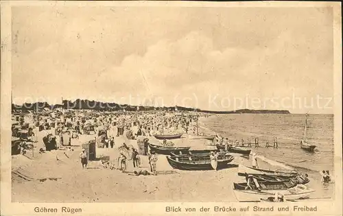 Goehren Ruegen Blick von Landungsbruecke auf Strand und Freibad Strandkorb Boot Kat. Goehren Ruegen