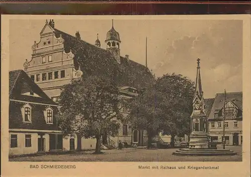 Bad Schmiedeberg Markt mit Rathaus und Kriegerdenkmal