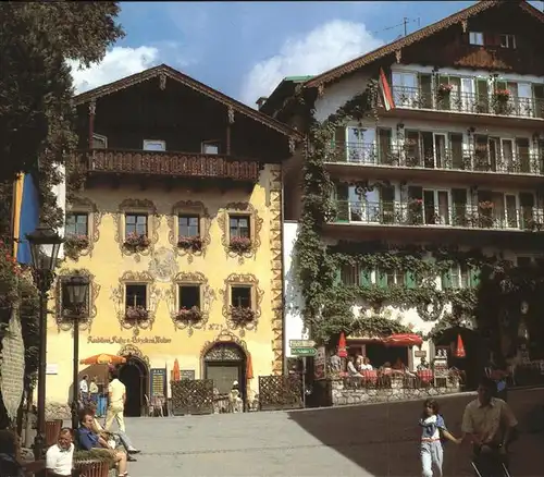 St Wolfgang Salzkammergut Marktplatz mit Lebzeiterhaus Wallner Gasthaus Schwarzes Roessl Kat. St. Wolfgang im Salzkammergut