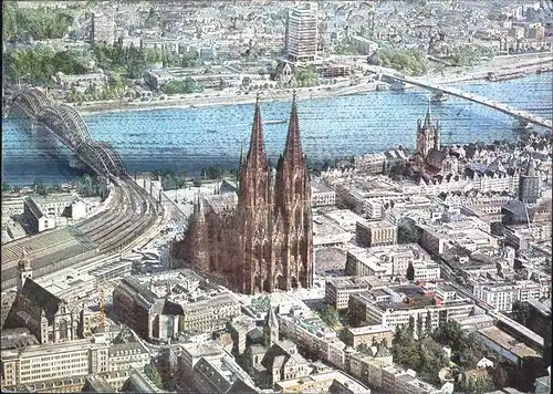 Koeln Rhein mit Dom Gross St Martin und Hohenzollernbruecke Kat. Koeln