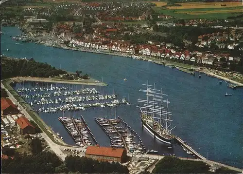 Travemuende Ostseebad Ostseebad Hafen Viermaster Segelschiff Fliegeraufnahme / Luebeck /Luebeck Stadtkreis